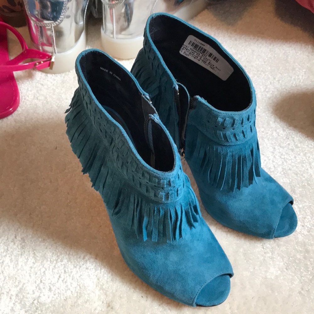 Meet your Posher, Chana